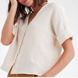 VETTA Capsule Cream Gauze Button Up Top Small